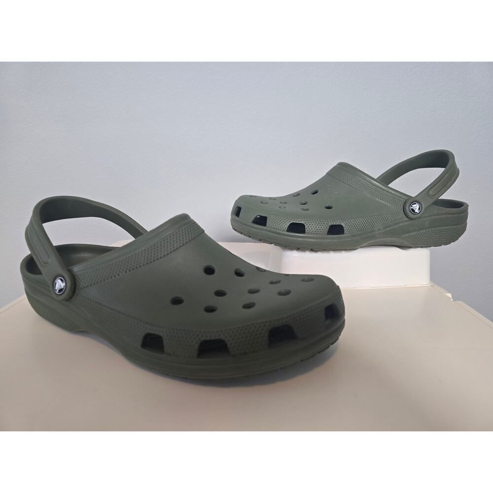 Crocs Classic Clog Green Size M13 Preowned Comfortable Summer Travel Everyday